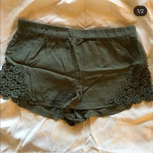 F21 olive floral design shorts